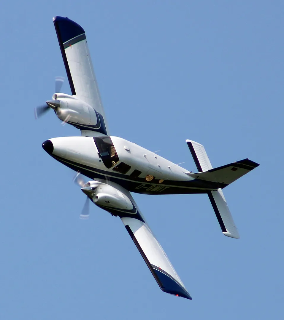 Piper Seneca V